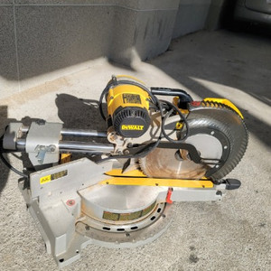 슬라이딩 각도절단기 이미지