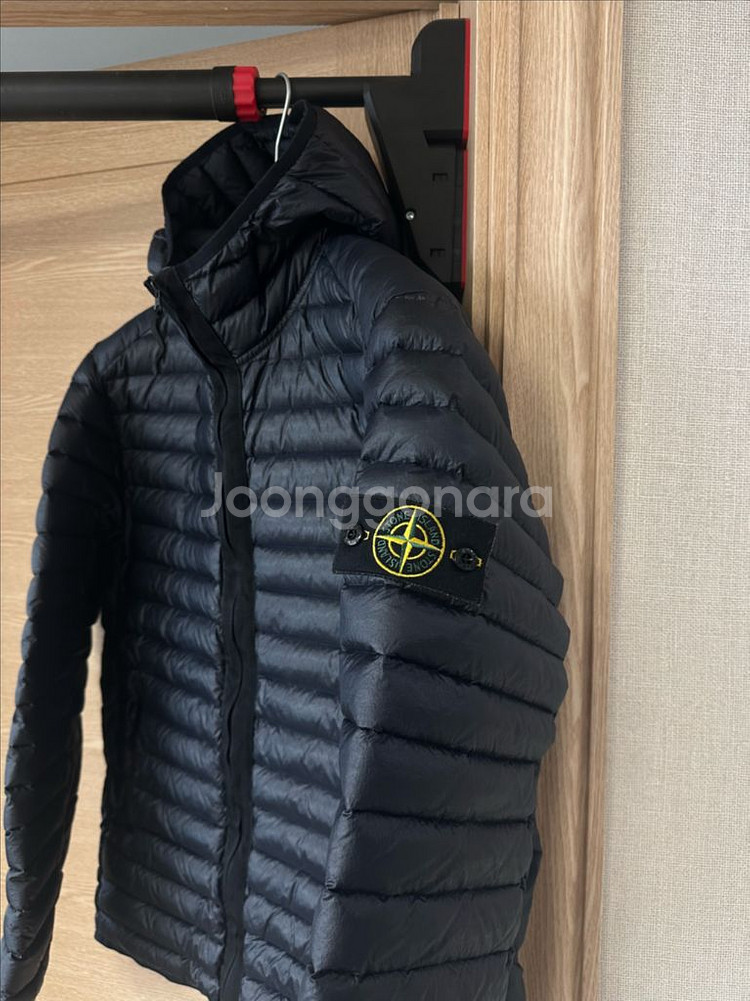 스톤아일랜드 룸우븐 체임버스 경량패딩 다크네이비 M사이즈 거의 새것--1