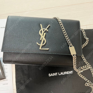 새상품 생로랑 케이트백 스몰 블랙은장 크로스백 숄더백