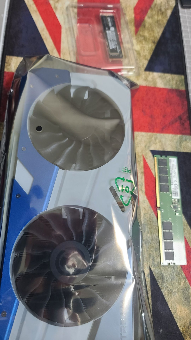 삼성 DDR5 16G 4800 1개--1