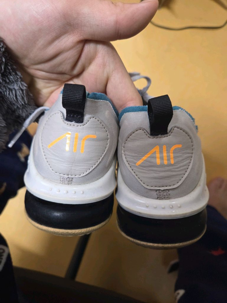 나이키 에어맥스 270 팝니다--1