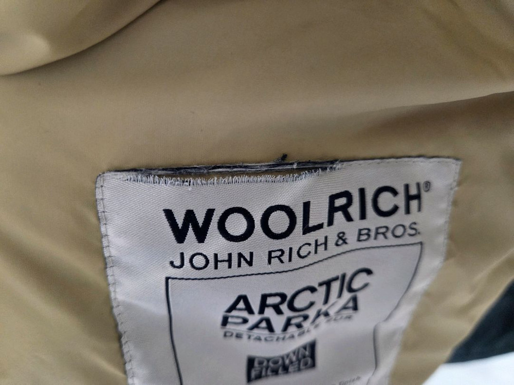 울리치 아크틱 패딩 네이비색상 판매합니다--6