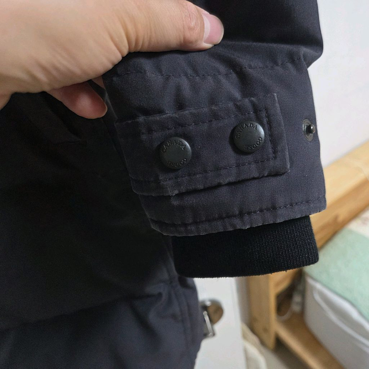 캐나다구스 쉘번 xs사이즈 판매합니다네이비색상 판매합니다--7