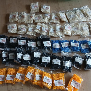 디폼블럭 6mm, 8mm 혼합 58봉지/ 흰색 노랑 파랑 검정만 있어요.