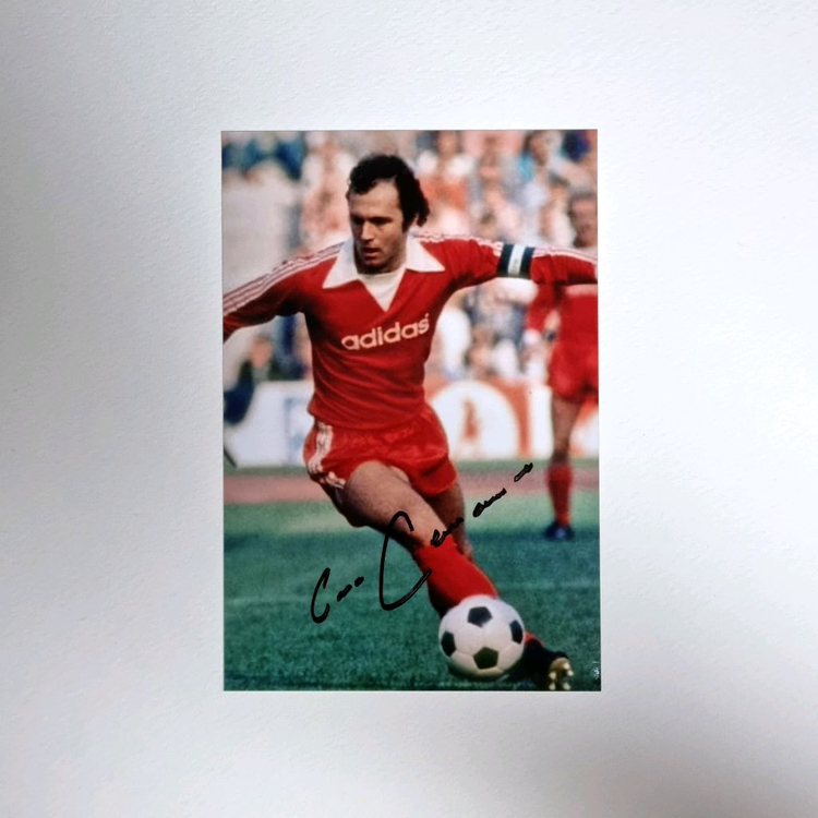 바비 찰튼, 베켄바워, 지단, 셰브첸코, 벤제마, 반 다이크 싸인--1