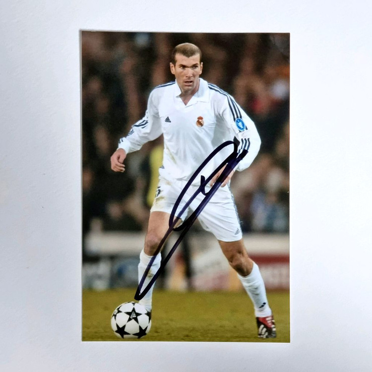 바비 찰튼, 베켄바워, 지단, 셰브첸코, 벤제마, 반 다이크 싸인--2