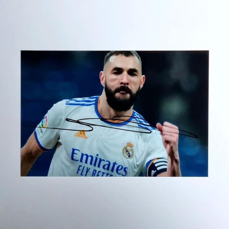 바비 찰튼, 베켄바워, 지단, 셰브첸코, 벤제마, 반 다이크 싸인--4