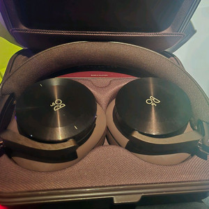 뱅앤올룹슨 h95 체스넛 S급팝니다