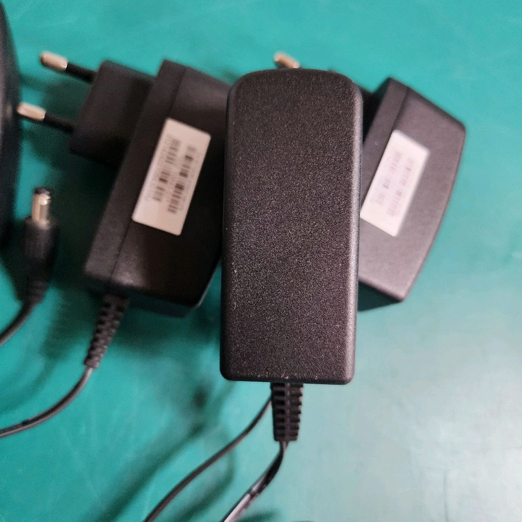 넷기어 정품 12V 1A 전원 어댑터 (AD2071700) 4개 개당 4,000원--2