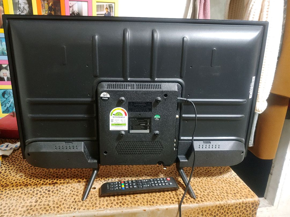 와이드뷰 32인치 ekw32ht1c 판매합니다.--1