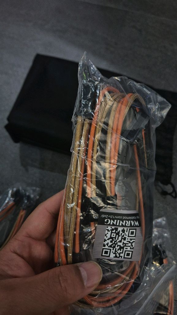 케이블모드 녹투아 스타일 커스텀 슬리빙 케이블 4종--2