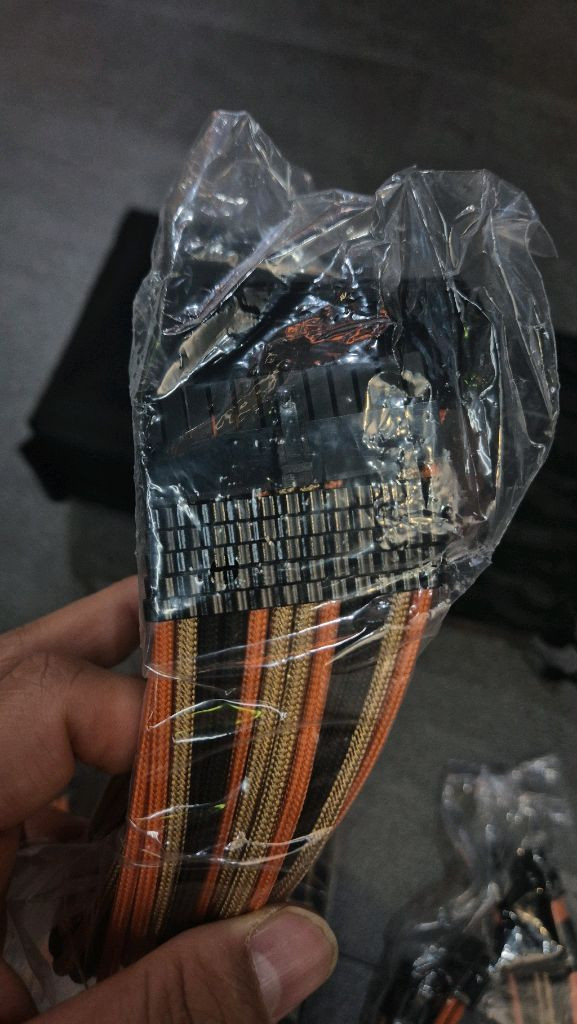 케이블모드 녹투아 스타일 커스텀 슬리빙 케이블 4종--4