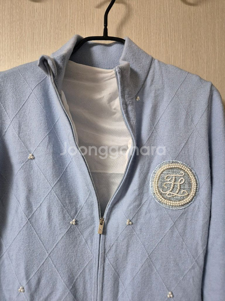 (새제품) 페어라이어 방풍 캐시미어 니트집업 XS (22년) 하늘색--5