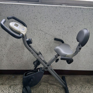 접이식 실내자전거 이미지