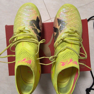 푸마 퓨처8 얼티메이트 mg 팝니다.