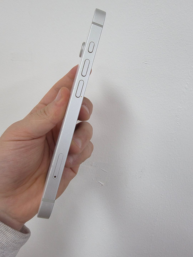 아이폰16e 256GB 팝니다!중고폰업무폰저가폰세컨폰공기계게임폰효도폰게임폰알뜰폰) 이미지