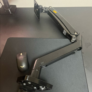 NB F100A 모니터암 팝니다