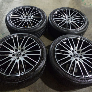 벤츠 W206 C클래스 마차 18인치 정품 휠타이어 이미지