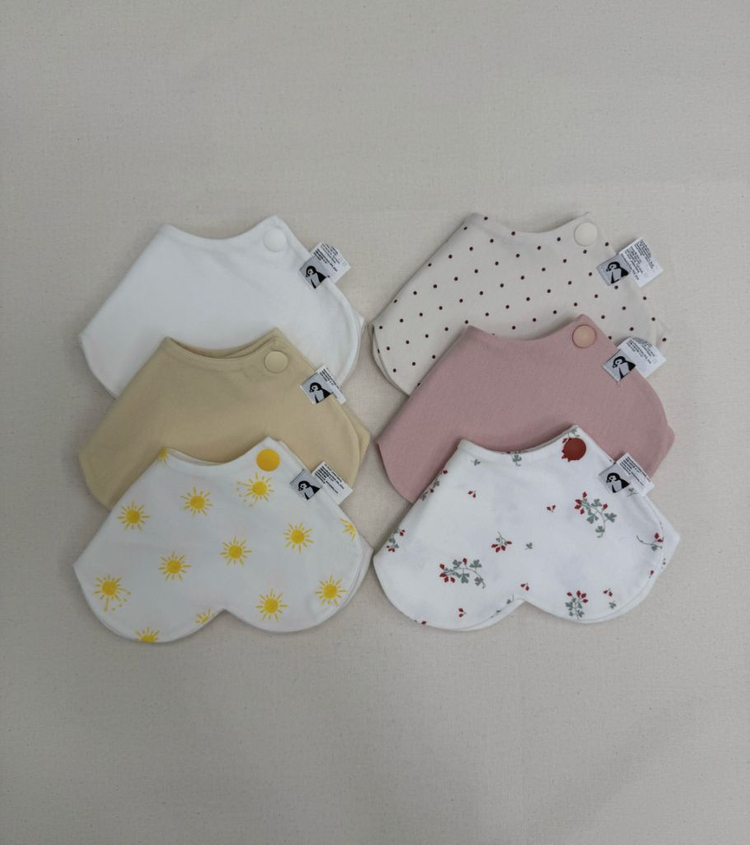 코니 턱받이 이미지