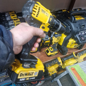 디월트충전함마드릴DCD785 디월트함마드릴 디월트충전드릴 이미지