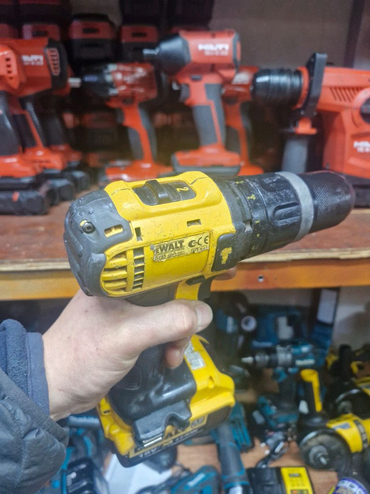 디월트충전함마드릴DCD785 디월트함마드릴 디월트충전드릴 이미지