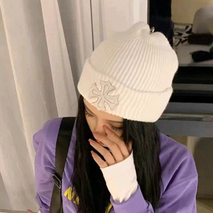 캐쥬얼 힙합 크롬하츠 십자가 패치 니트 비니 남여공용 <화이트>