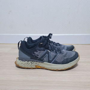 뉴발란스 이에로 트레킹화 265