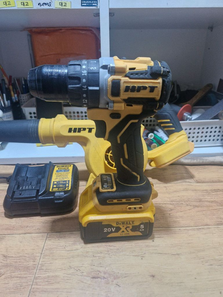 HPT 충전함마드릴 송풍기 배터리 충전기 전부 디월트하고 맞음 이미지
