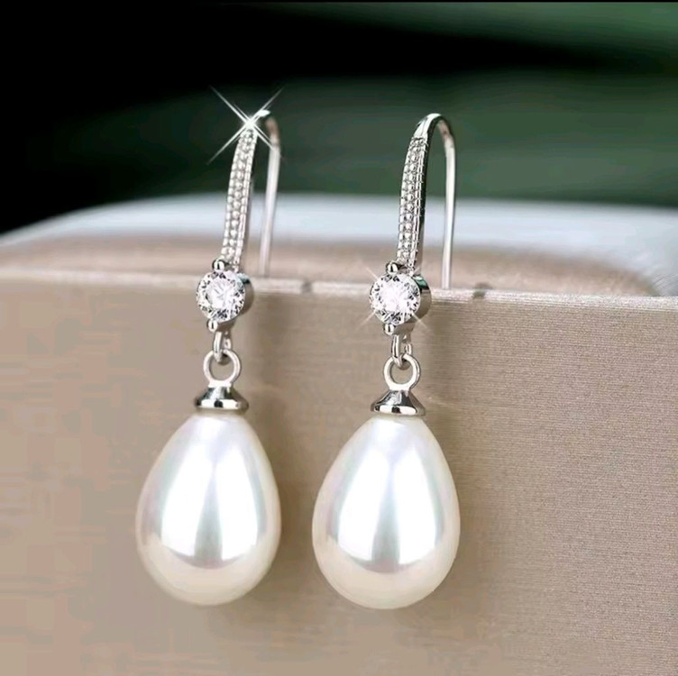 고급스럽고 세련된 고급 진주 귀걸이(2)새것--0