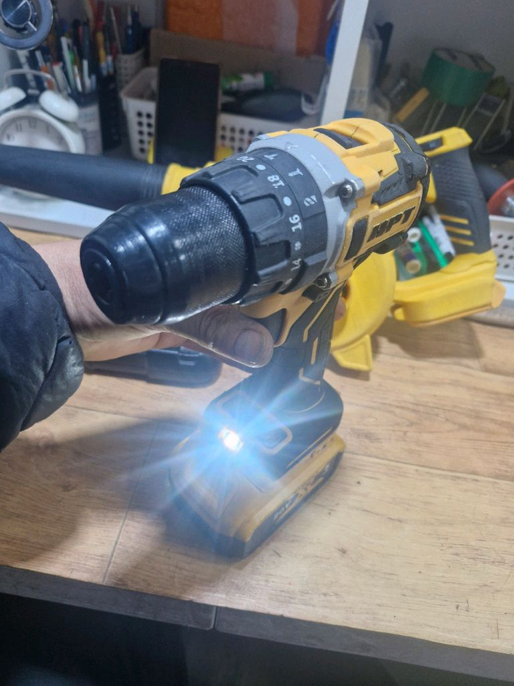 HPT 충전함마드릴 송풍기 배터리 충전기 전부 디월트하고 맞음 이미지