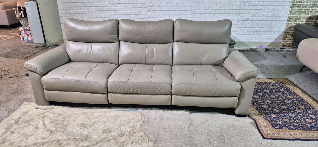 한샘 이태리 천연가죽 3.5인 전동리클라이너소파(사진상왼쪽리클라이너)--1