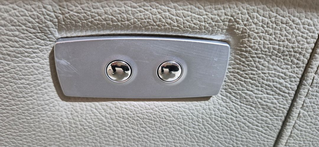 한샘 이태리 천연가죽 3.5인 전동리클라이너소파(사진상왼쪽리클라이너)--7