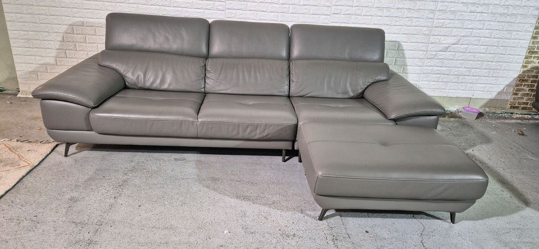 자코모 엘리오 슈렁큰 천연가죽 3.5인 소파+스툴(헤드레스트기능)--1