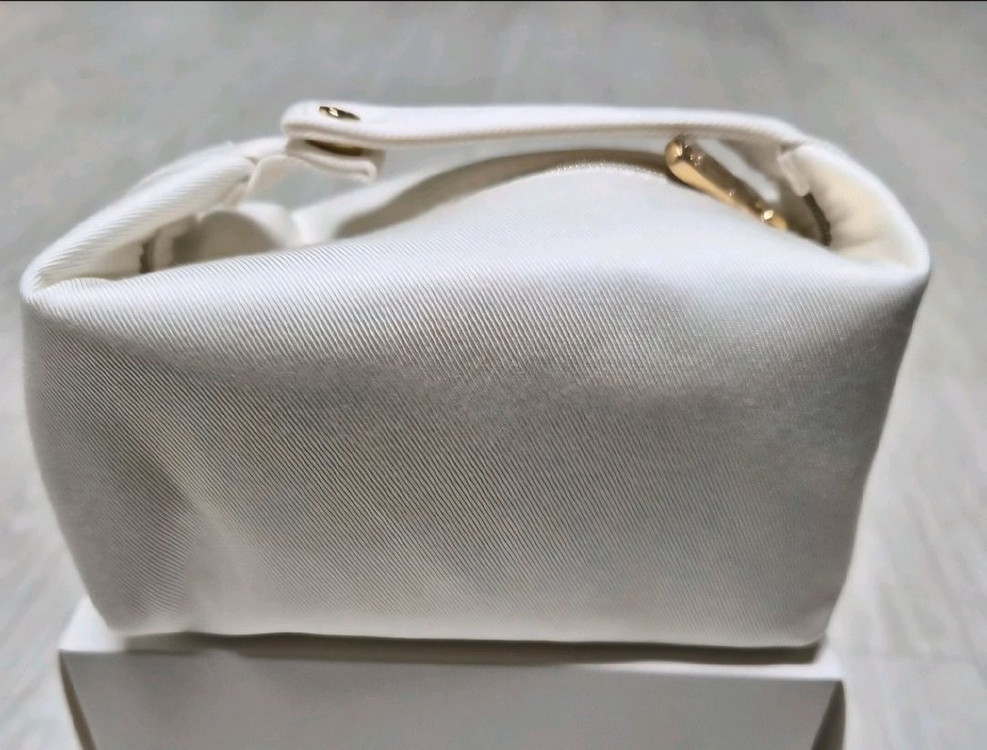 디올 화이트파우치(새상품)ㅡ17--1