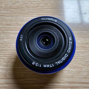 올림푸스 마이크로포서드 17mm f/2.8 렌즈