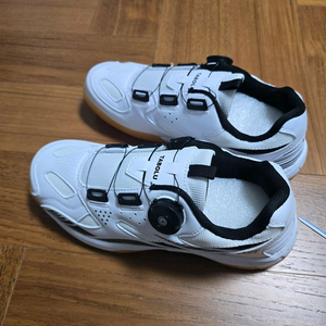 본필 배드민던화 테니스화 탁구화 운동화 런닝화 다이얼