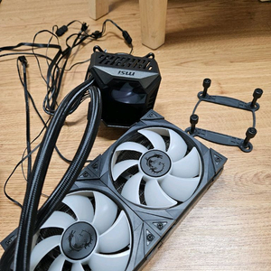 MSI 코어 리퀴드 K240 2열 수냉쿨러