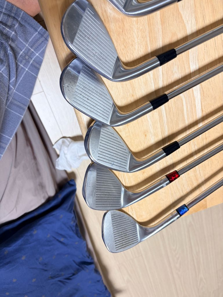 다이틀 714 ap1 정품 단조 8이이언및 보키웨지2개--8