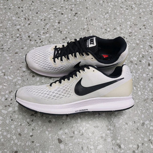 나이키 줌 페가수스34 TB 290 팝니다/ 런닝화 러닝화 보메로 스트럭쳐 플라이