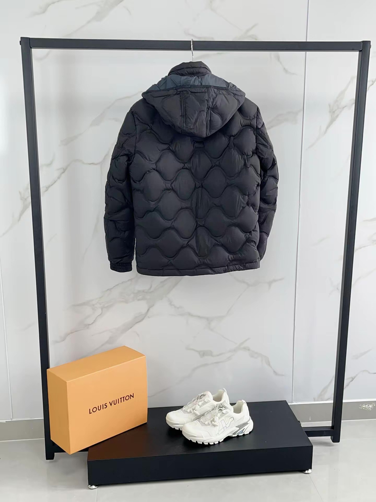 [몽클;레어] 새상품 / 경량 패딩 / 4 (약 105 사이즈)--1