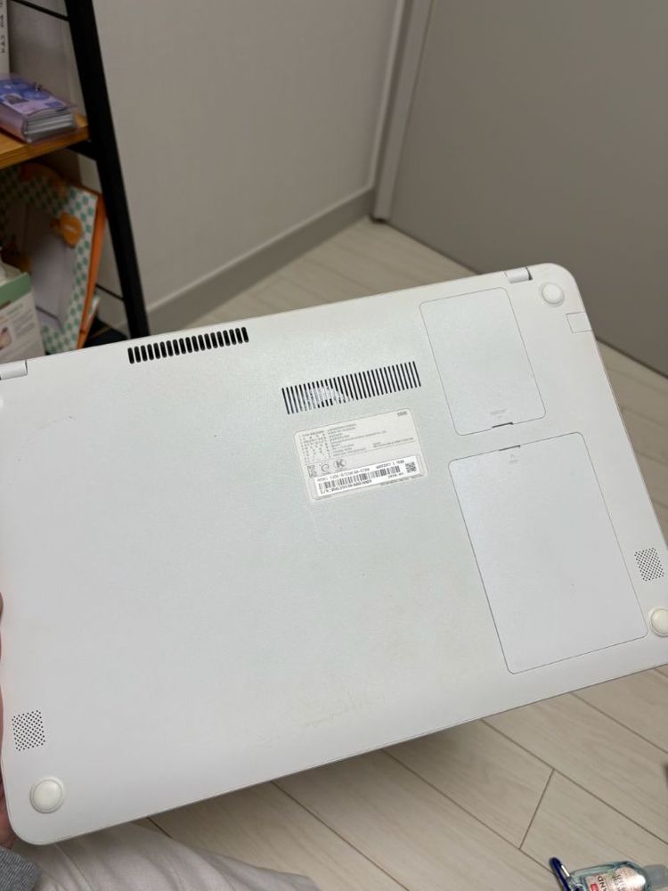 (무배) 삼성 노트북 NT550EAA 화이트 이미지