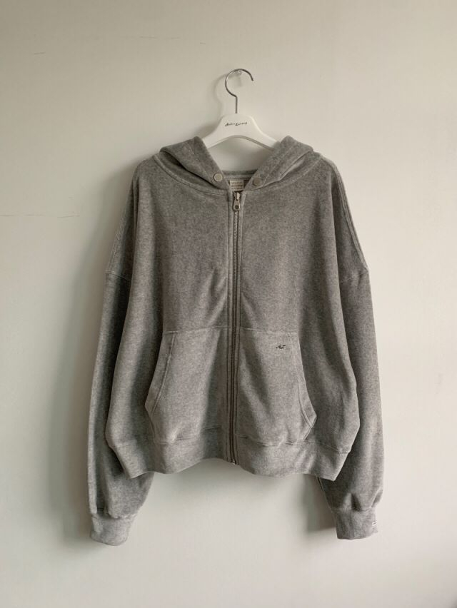 아뜰리에러브송 후드 집업 리본빛 더바넷 로우클래식 헤이그 쏘딩키브레드 텍토 포에토 썸웨어버터 엔조블루스 파르티멘토 이미지