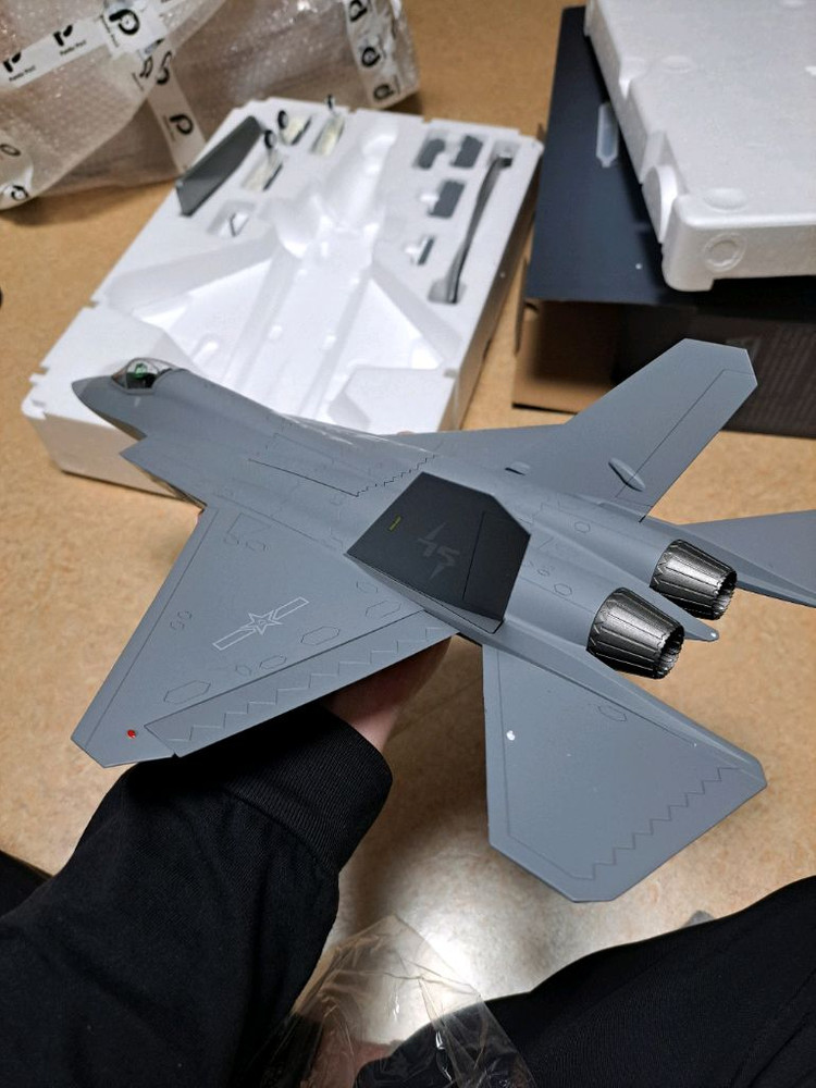 다이캐스트 J-35 전투기 1/32--0