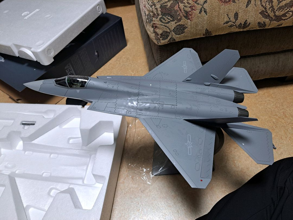 다이캐스트 J-35 전투기 1/32--3