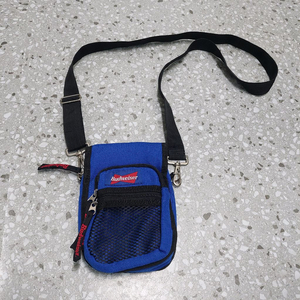 버드와이저 미니 크로스백 팝니다/ 가방 숄더백 힙색 슬링백