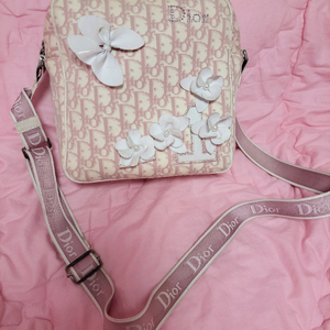 정품)급처상태양호!디올 오블리크핑크공주가방 숄더크로스백걸리백히메갸루양산형 리즈리사st