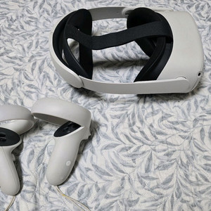 오큘러스 퀘스트2 VR 헤드셋 본체 +컨트롤러 이미지