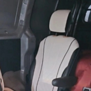 카니발 하이리무진 9인승 3열시트 이미지