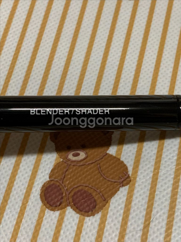 샤넬 리트렉터블 듀얼팁 섀도우 브러쉬--1