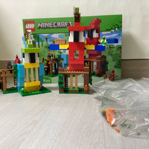 레고 마인크래프트 앵무새집 21382 팝니다.